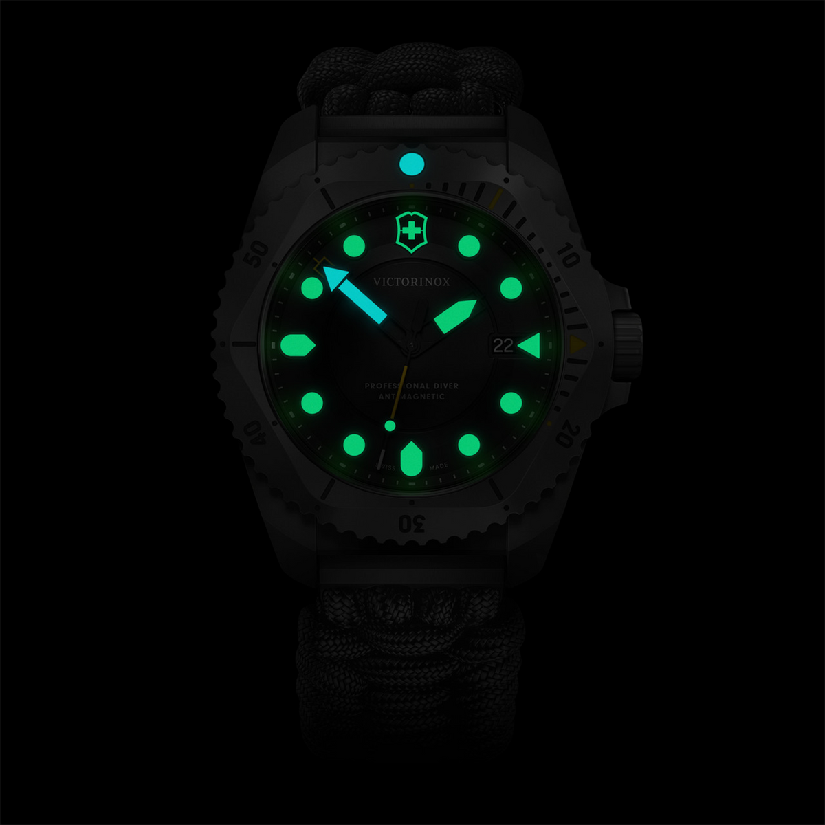 Relógio VICTORINOX Dive Pro 241993.1 *Titânio