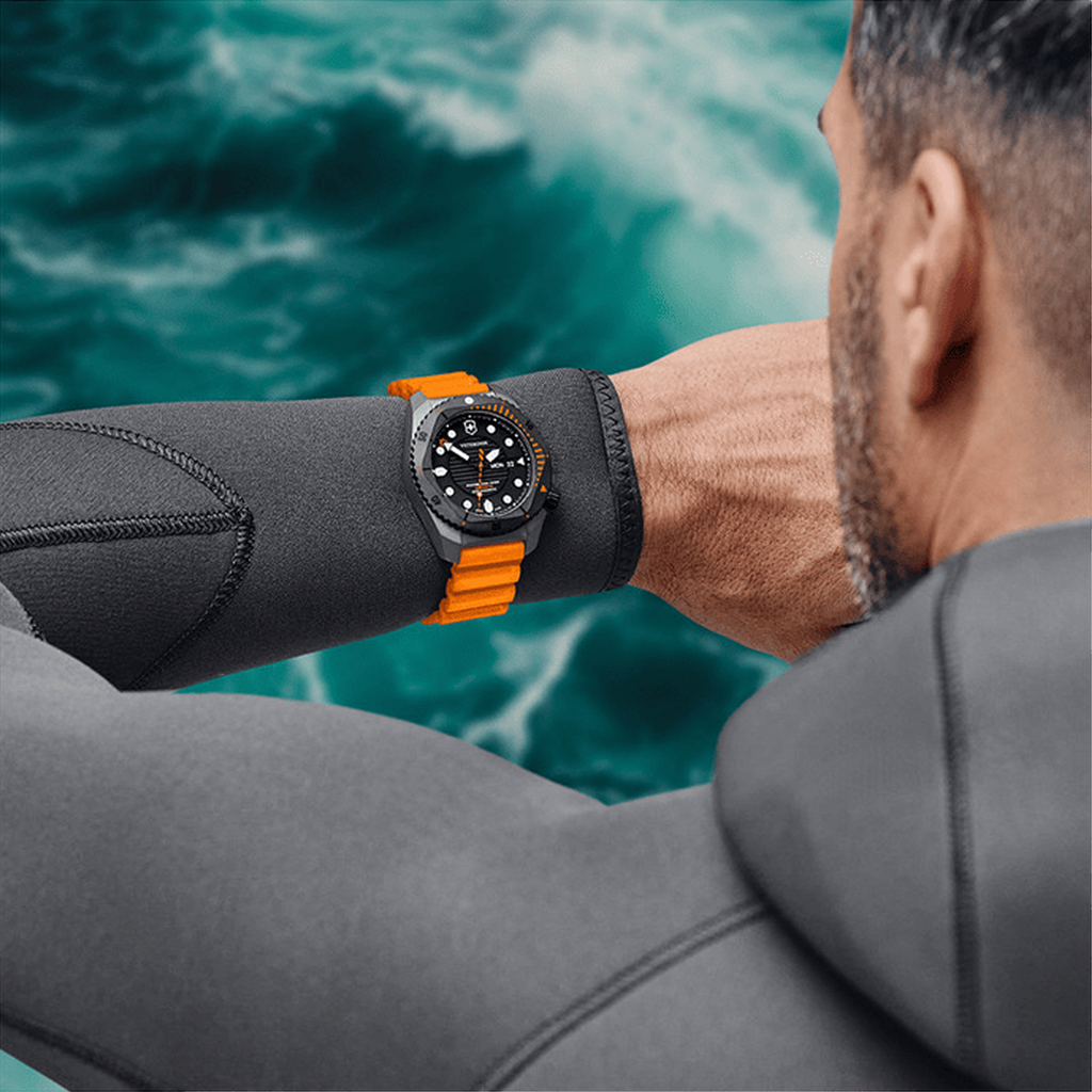 Relógio VICTORINOX Dive Pro Automático 241996 *Titânio