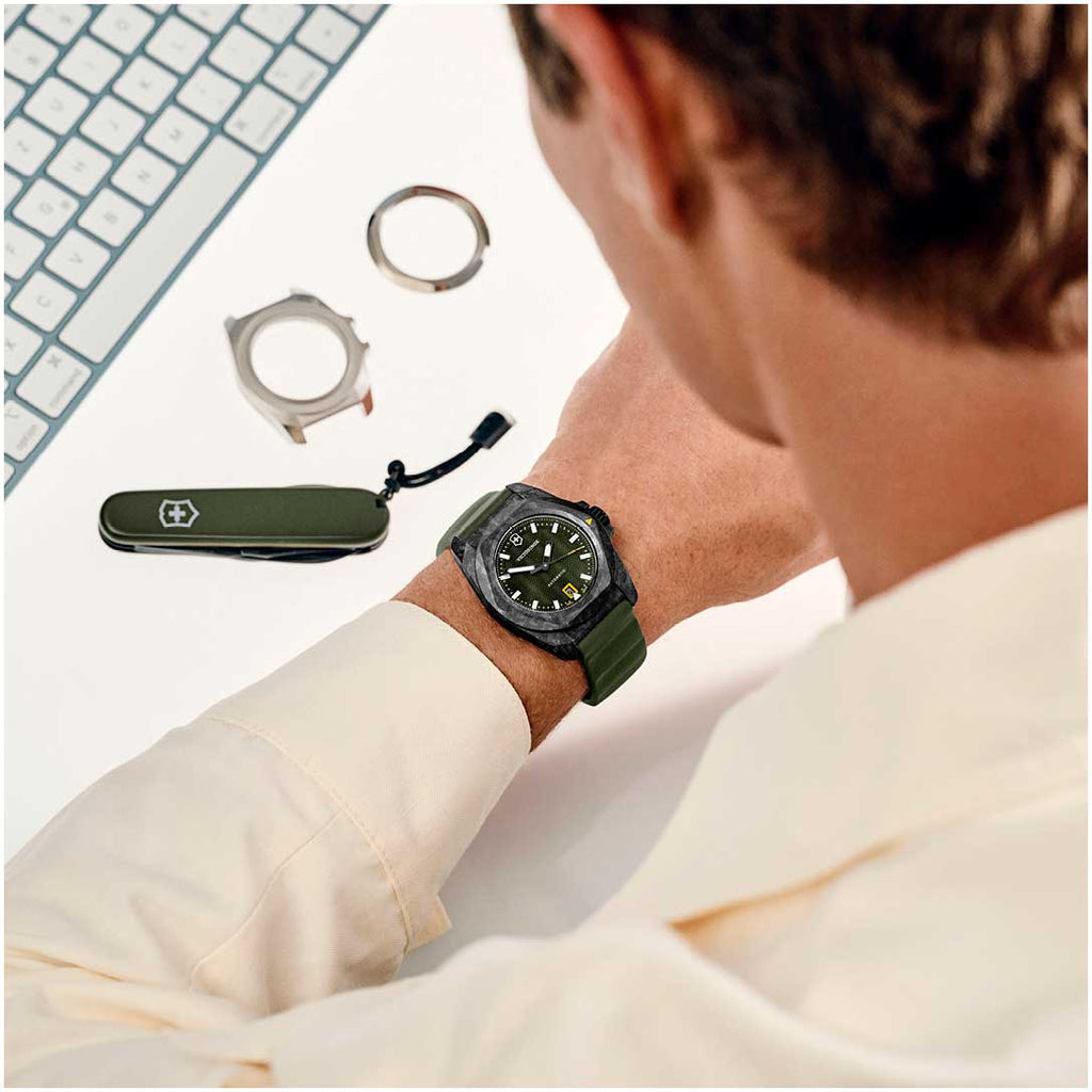 Relógio VICTORINOX I.N.O.X. Automático 242021.1 *Carbon