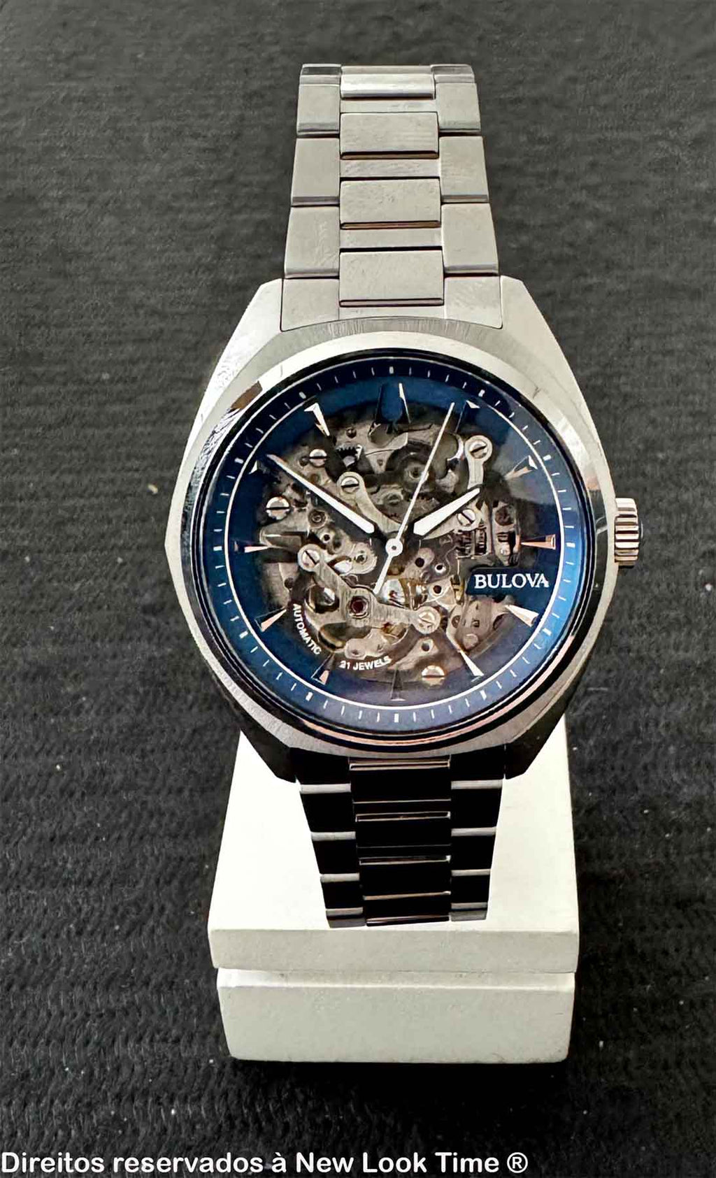 Relógio BULOVA Automático Surveyor Skeleton 96A292