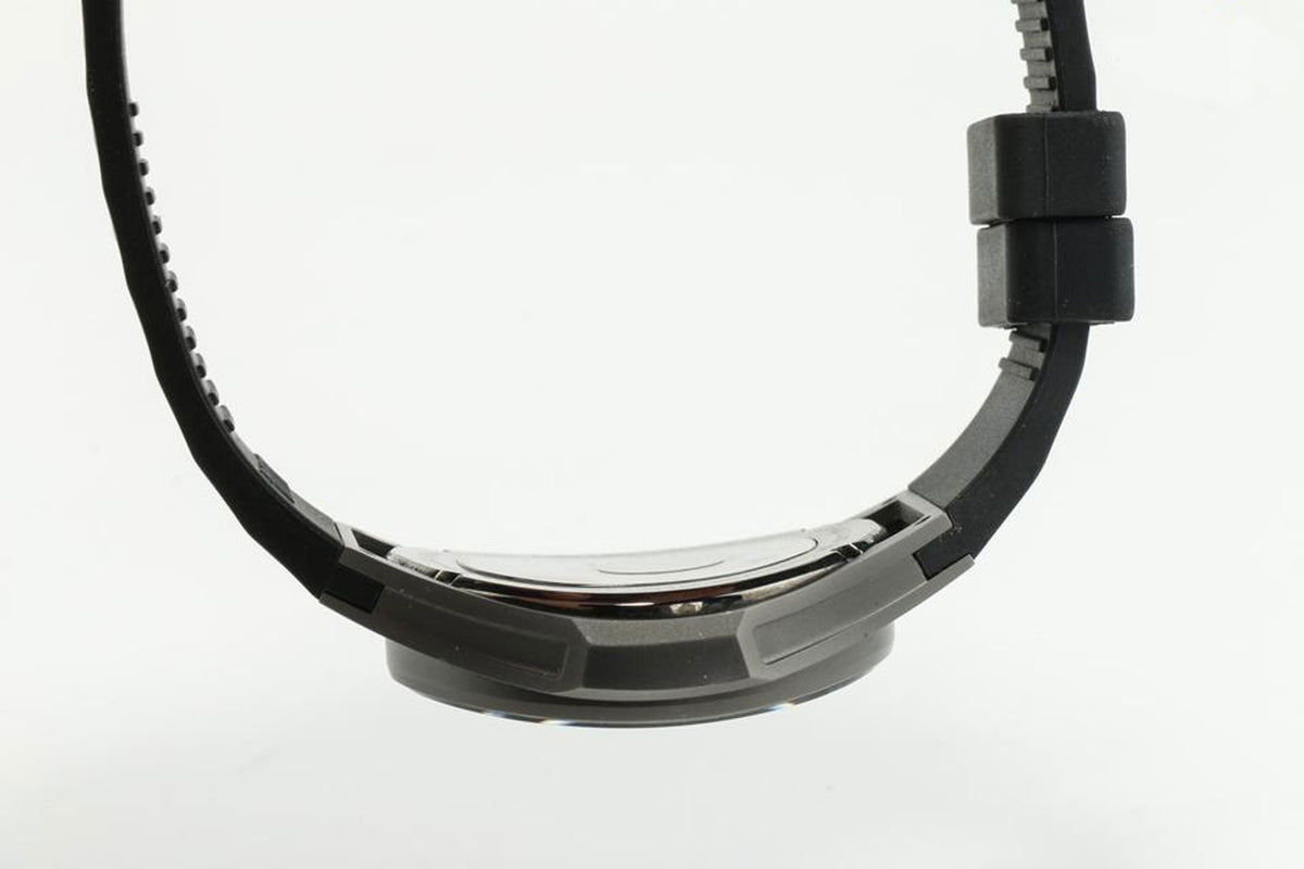 Relógio BULOVA Curv Precisionist Cronógrafo 98A162 *Titânio