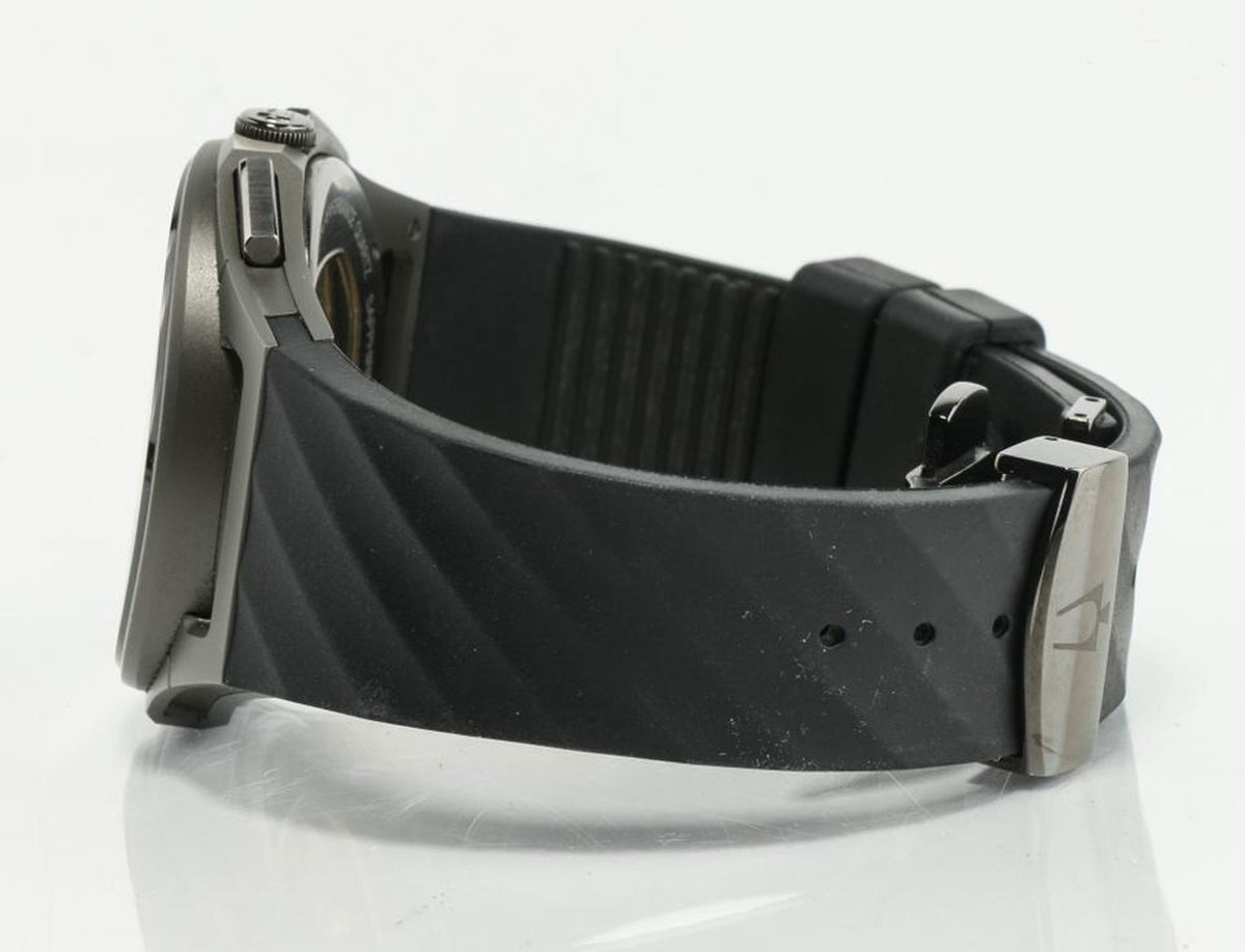 Relógio BULOVA Curv Precisionist Cronógrafo 98A162 *Titânio