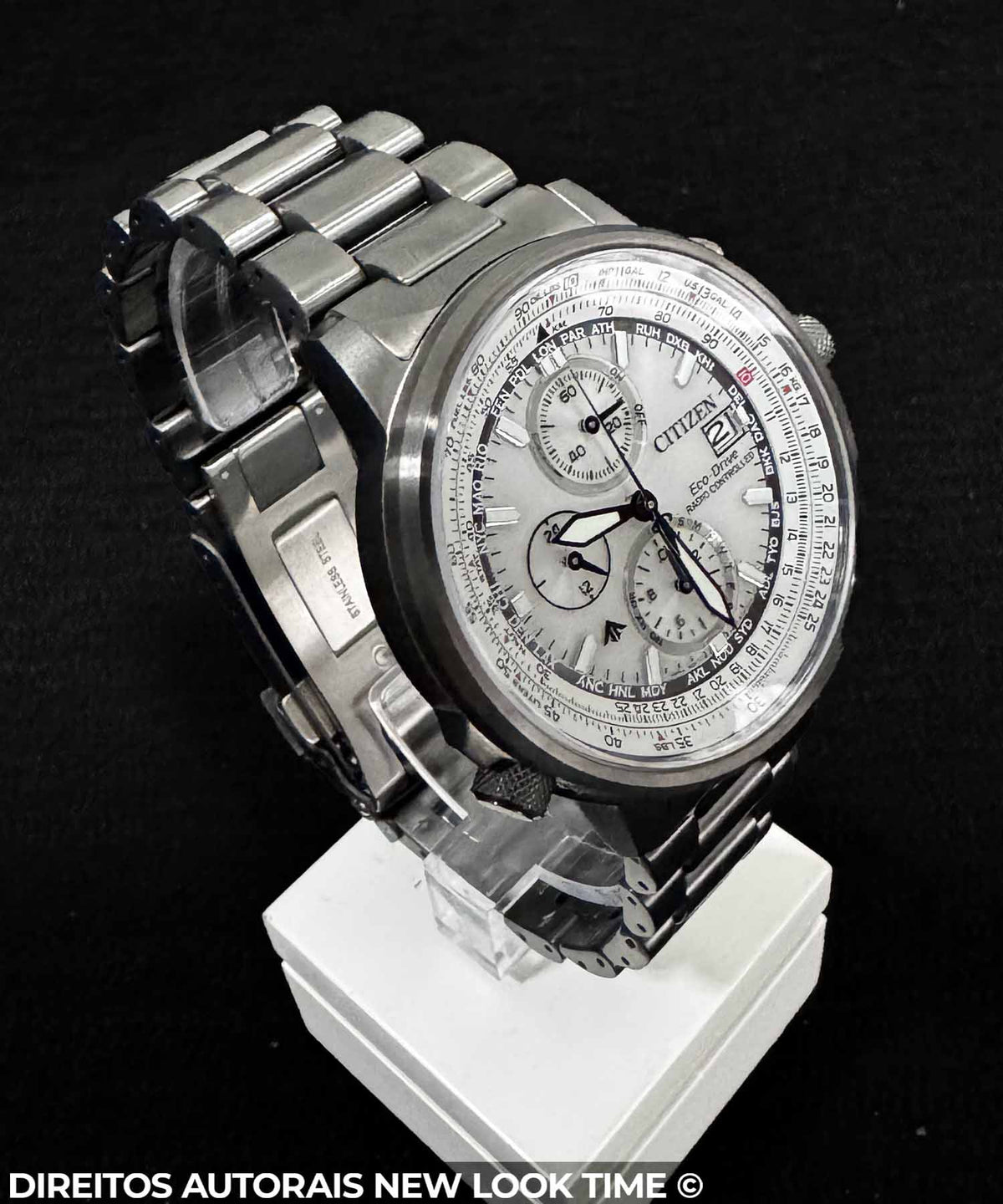 Relógio CITIZEN Eco Drive Radio Controlled Navihawk AT8304-57A