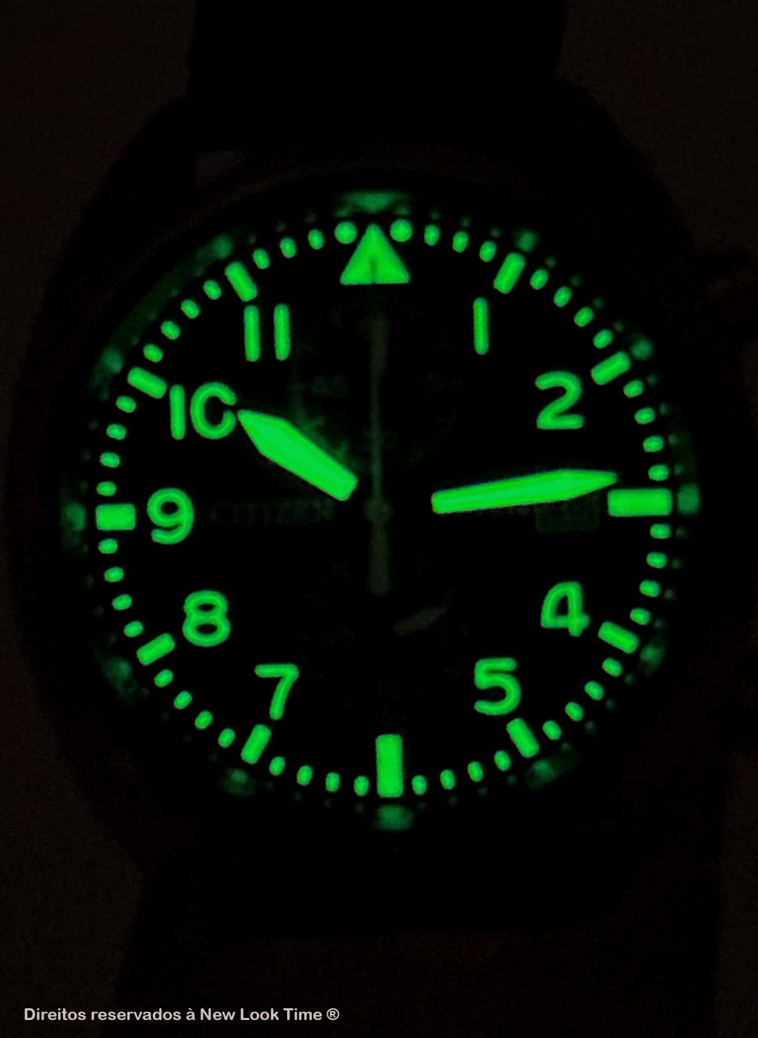 Relógio CITIZEN Masculino Eco Drive Cronógrafo Pilot CA7048-08L