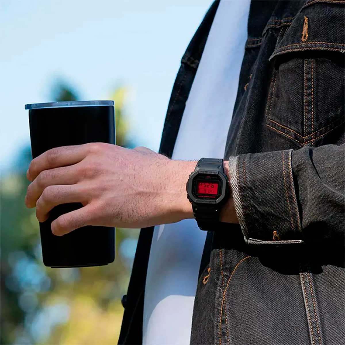 Relógio Casio G-SHOCK Black and Bold Red DW-5600BBR-1DR