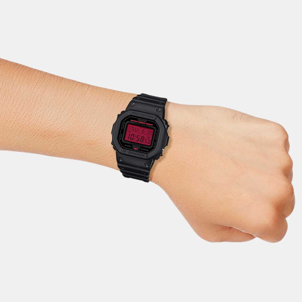 Relógio Casio G-SHOCK Black and Bold Red DW-5600BBR-1DR