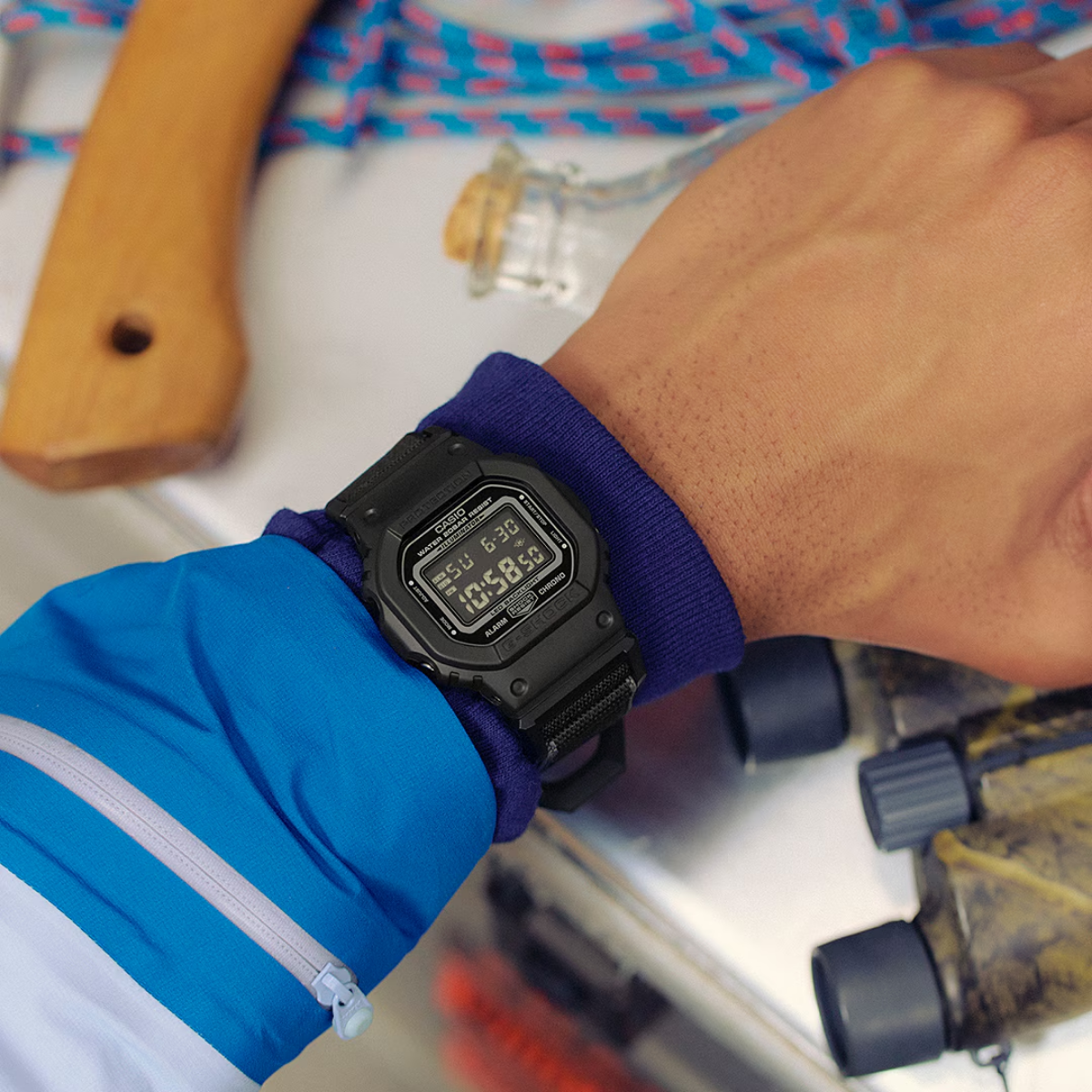 Relógio Casio G-SHOCK DW-5600MNC-1DR FIDLOCK®