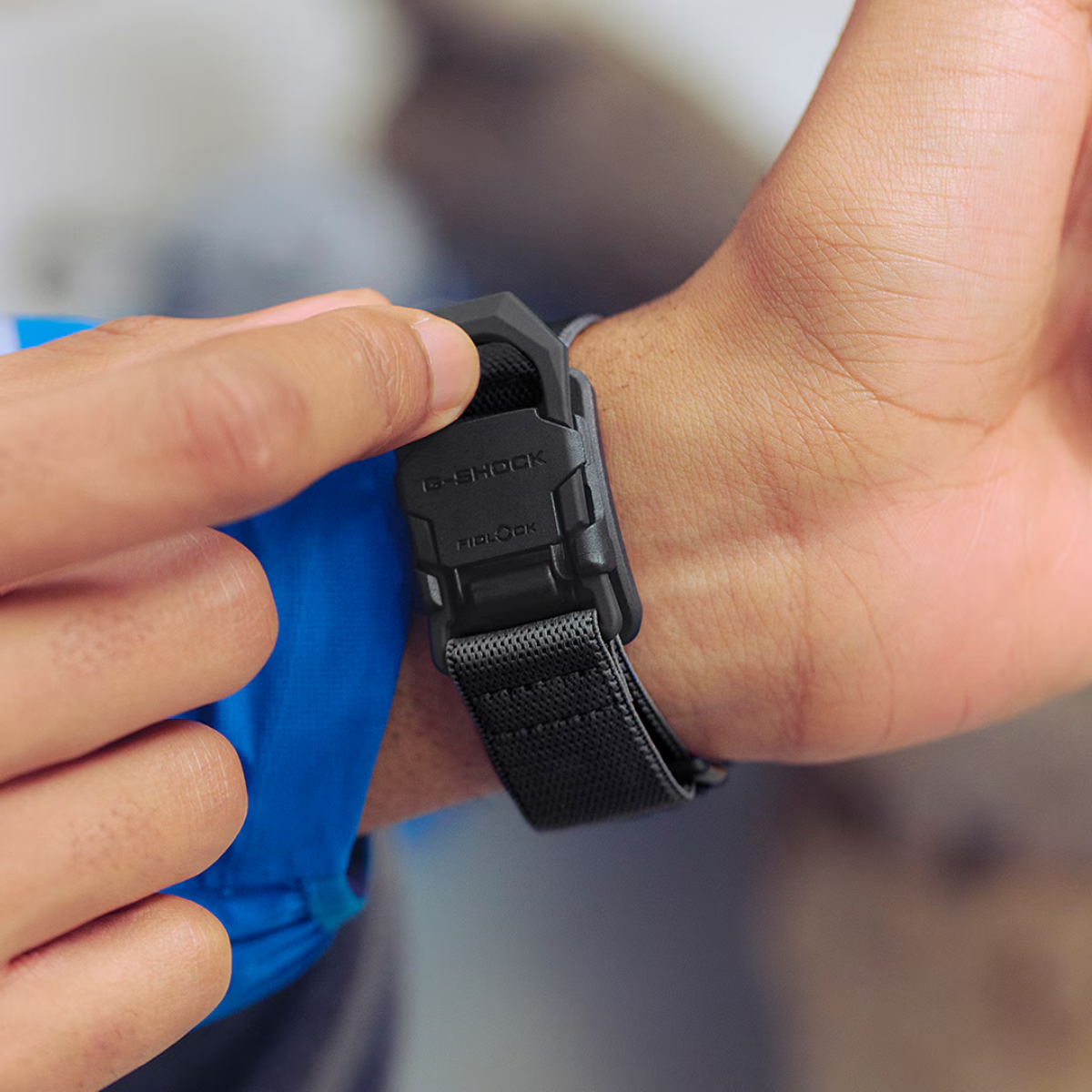 Relógio Casio G-SHOCK DW-5600MNC-1DR FIDLOCK®