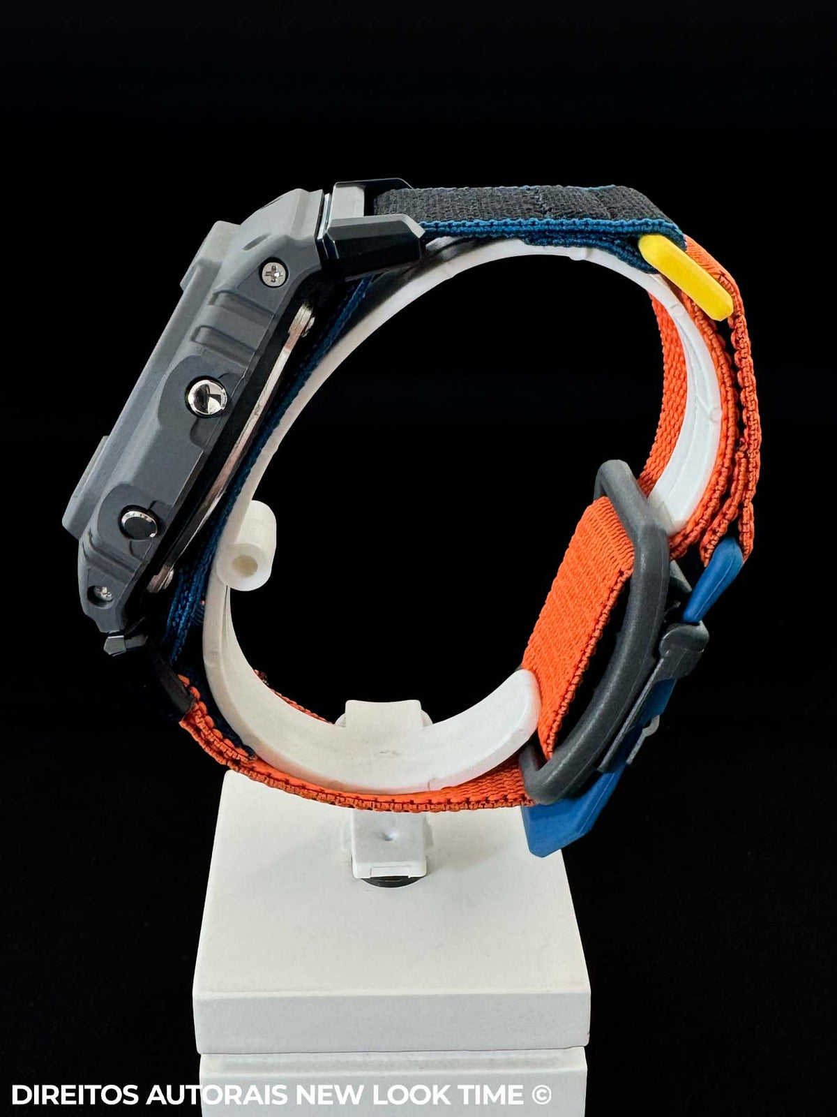 Relógio Casio G-SHOCK DW-5600MNC-8A2DR FIDLOCK®