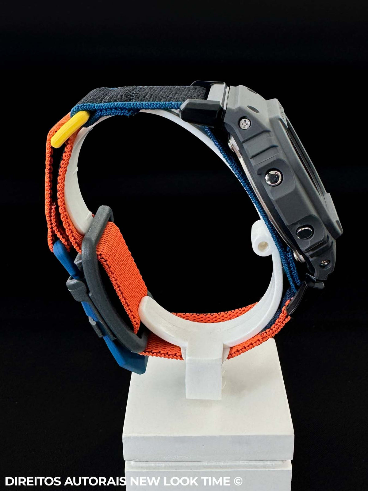 Relógio Casio G-SHOCK DW-5600MNC-8A2DR FIDLOCK®