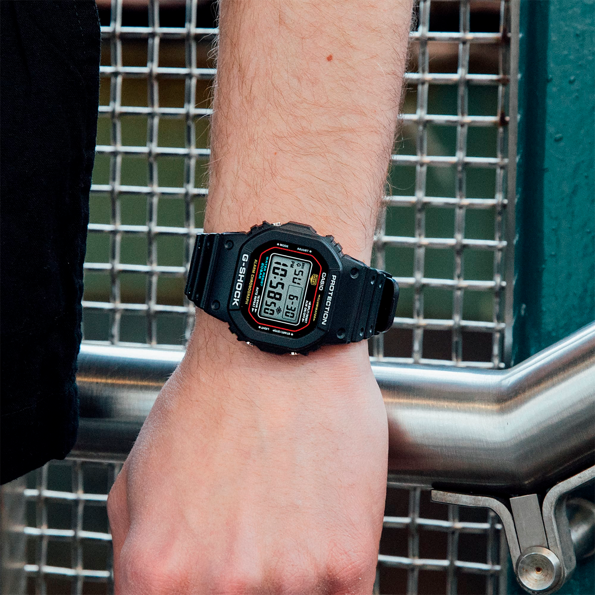 Relógio Casio G-SHOCK DW-5600RL-1DR