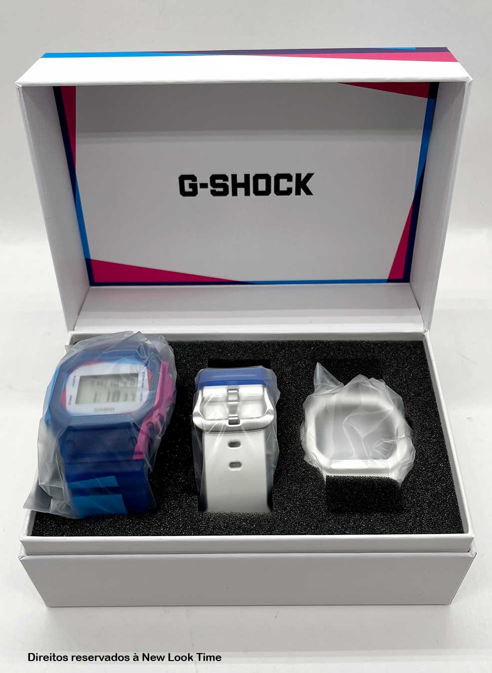 Relógio Casio G-SHOCK Digital Series DWE-5600PR-2DR *Kit de Caixa e Pulseira