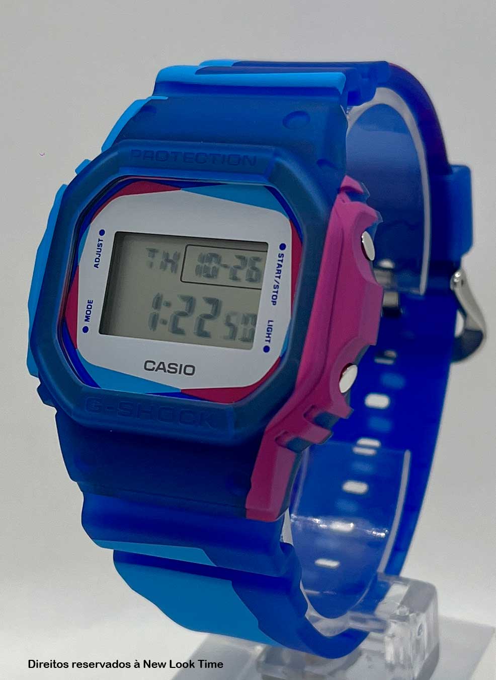 Relógio Casio G-SHOCK Digital Series DWE-5600PR-2DR *Kit de Caixa e Pulseira