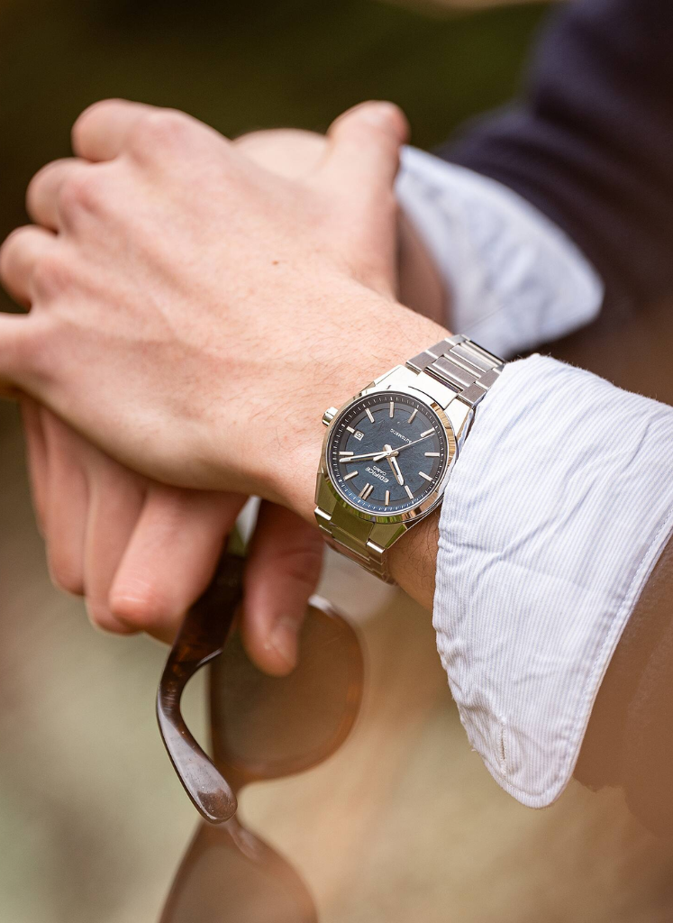 Relógio CASIO Edifice Automático EFK-110D-2ADR *Safira