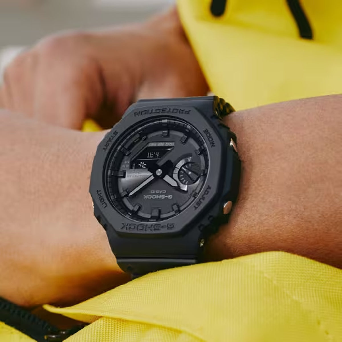 Relógio Casio G-SHOCK Carbon Core Guard GA-B2100-1A1DR *Bluetooth e Tough Solar