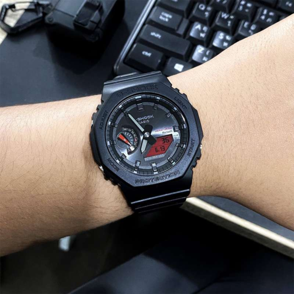 Relógio G-SHOCK Carbon Core Guard GA-B2100BBR-1ADR *Bluetooth e Tough Solar