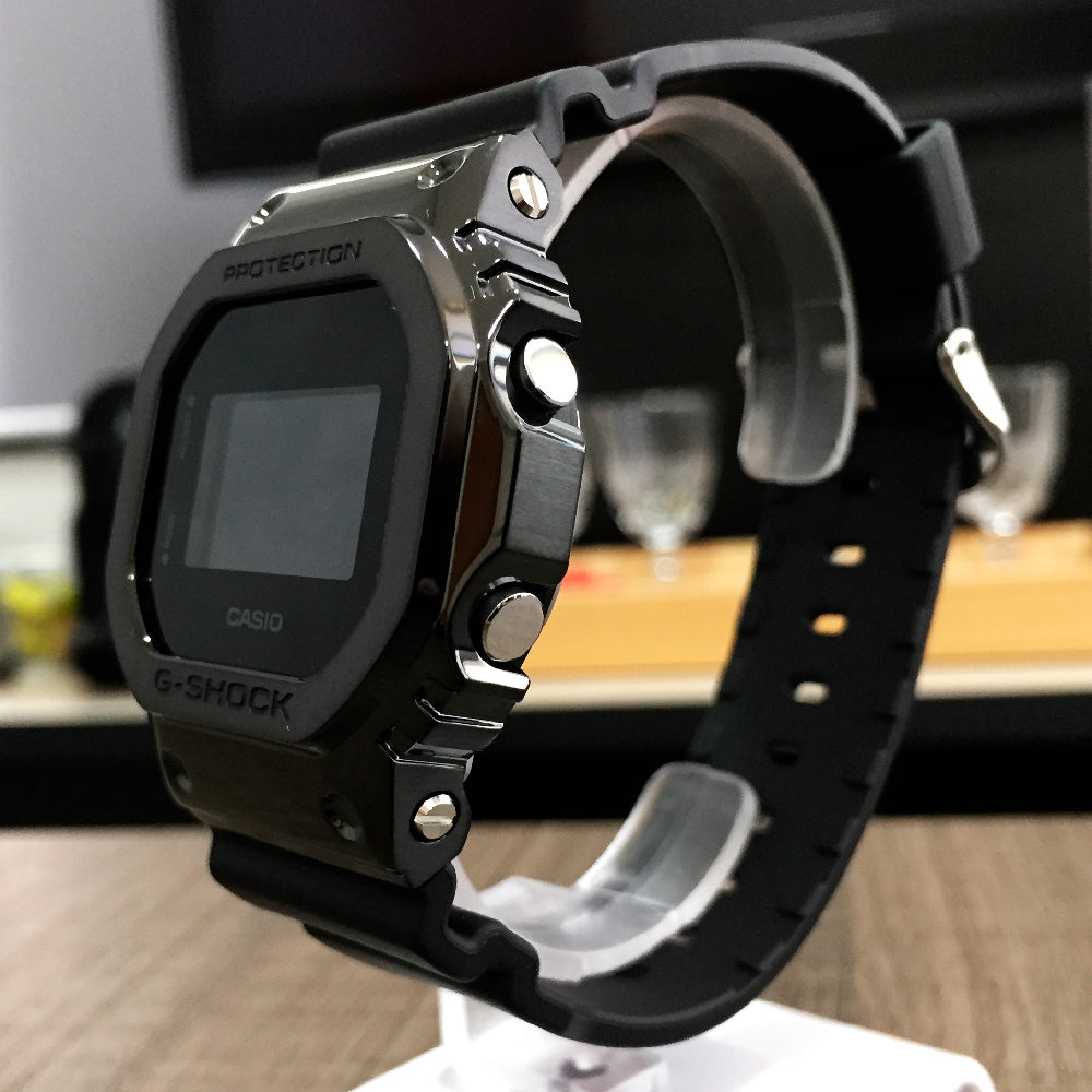 Relógio CASIO G-Shock GM-5600B-1DR