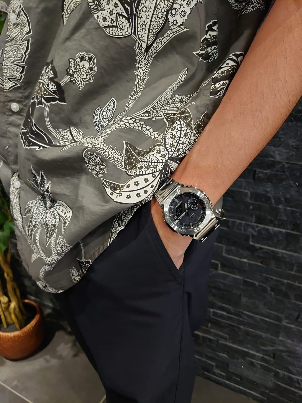 Relógio Casio G-SHOCK GM-B2100D-1ADR *Bluetooth e Tough Solar