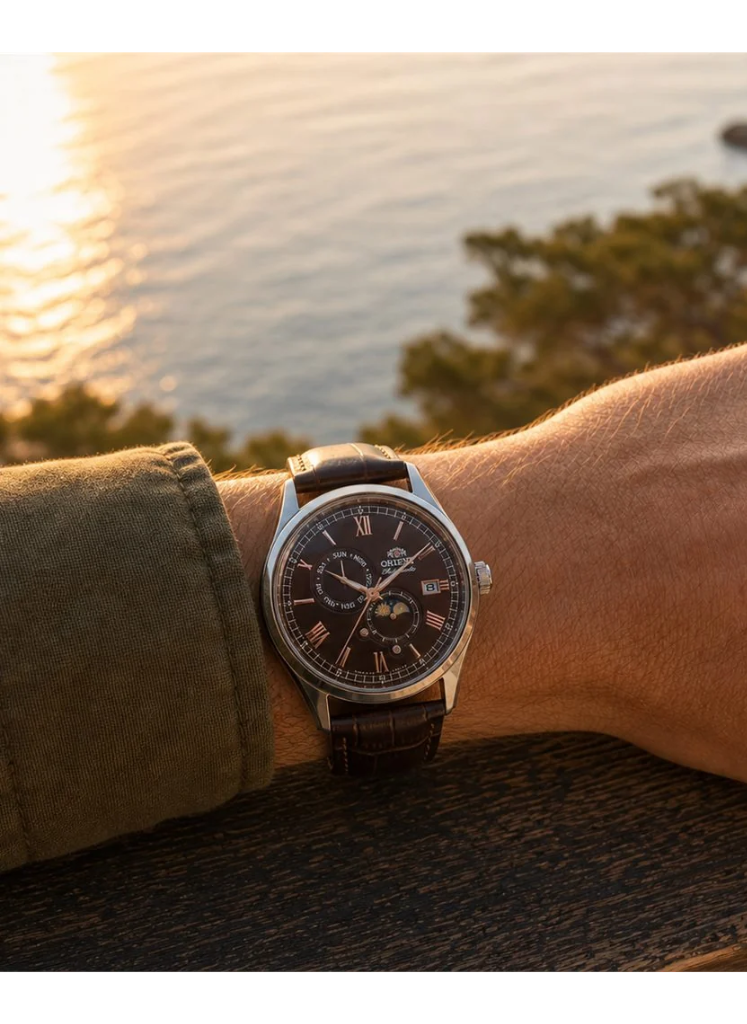 Relógio ORIENT Automático Sun & Moon RA-AK0804Y30B