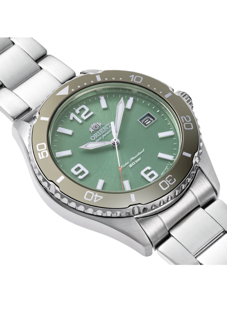 Relógio ORIENT Mako 40 Diver Solar RA-WJ0001E10B