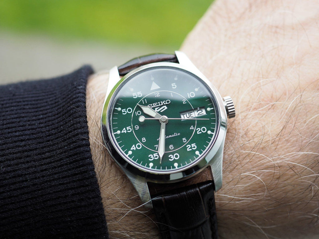 Relógio SEIKO Automático 5 Sports Field SRPJ89B1