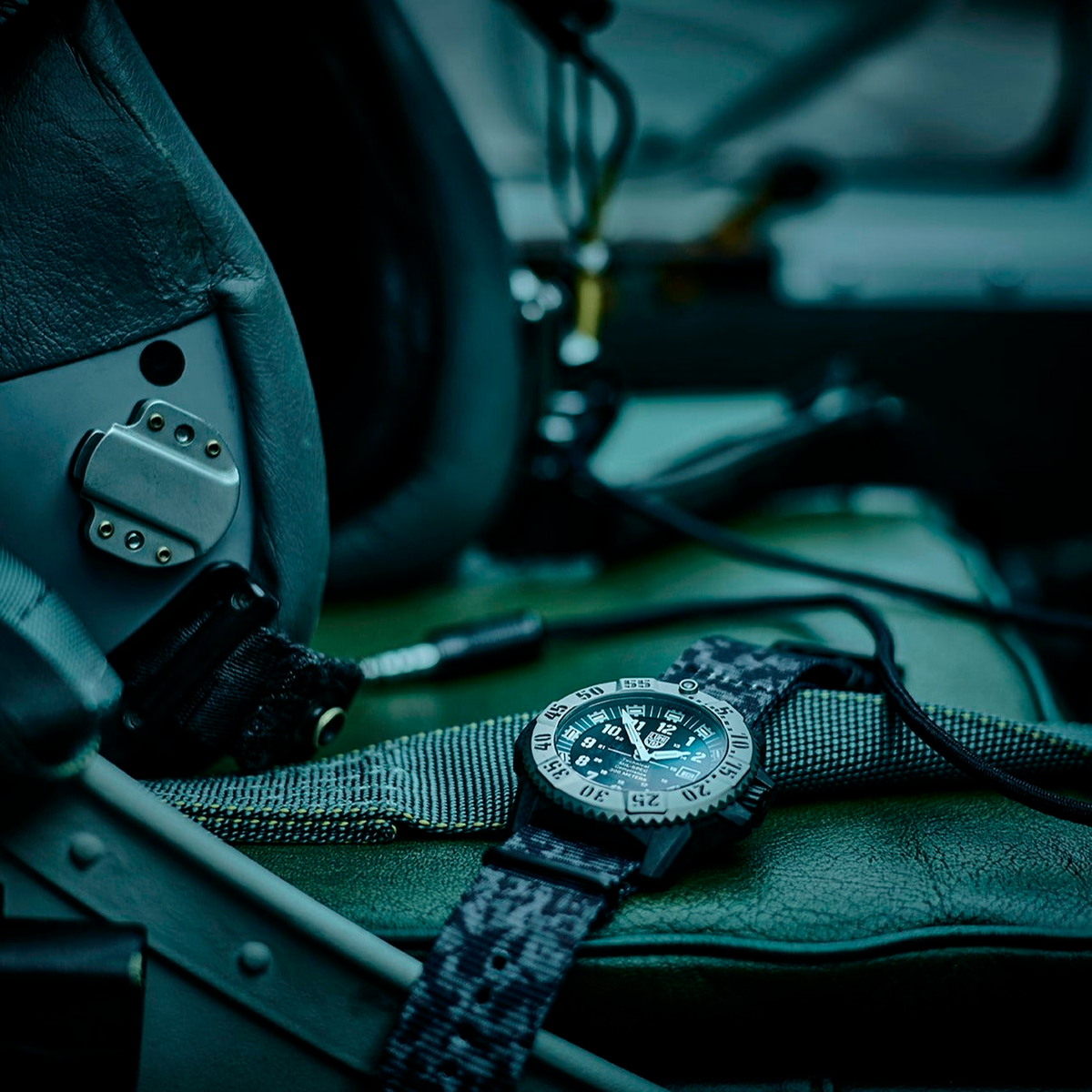 RELÓGIO LUMINOX MIL-SPEC 3351.1 KIT PULSEIRA NATO CAMUFLADO *46mm *Safira *Swiss Made