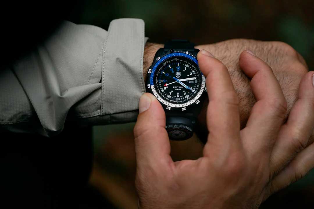 RELÓGIO LUMINOX RECON NAV SPEC XL.8833 46mm *Safira *Swiss Made
