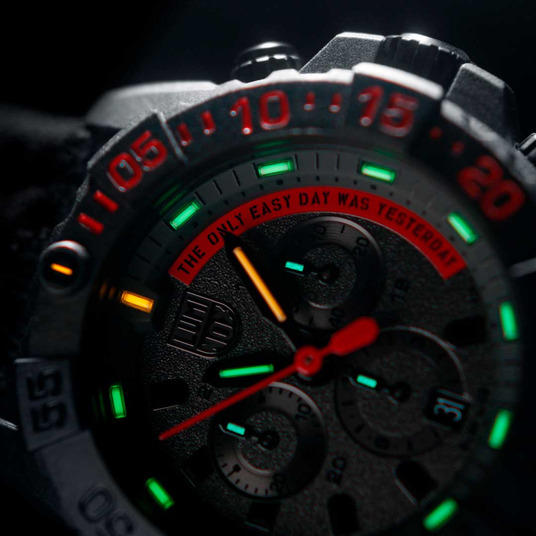 RELÓGIO LUMINOX NAVY SEAL CHRONOGRAPH 3581.EY *45mm *Swiss Made