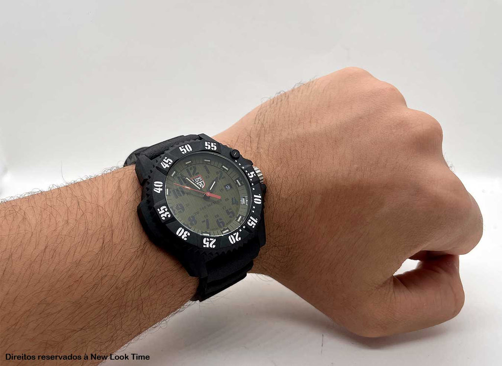 RELÓGIO LUMINOX MASTER CARBON SEAL 3813 *Safira *46 MM *Swiss Made