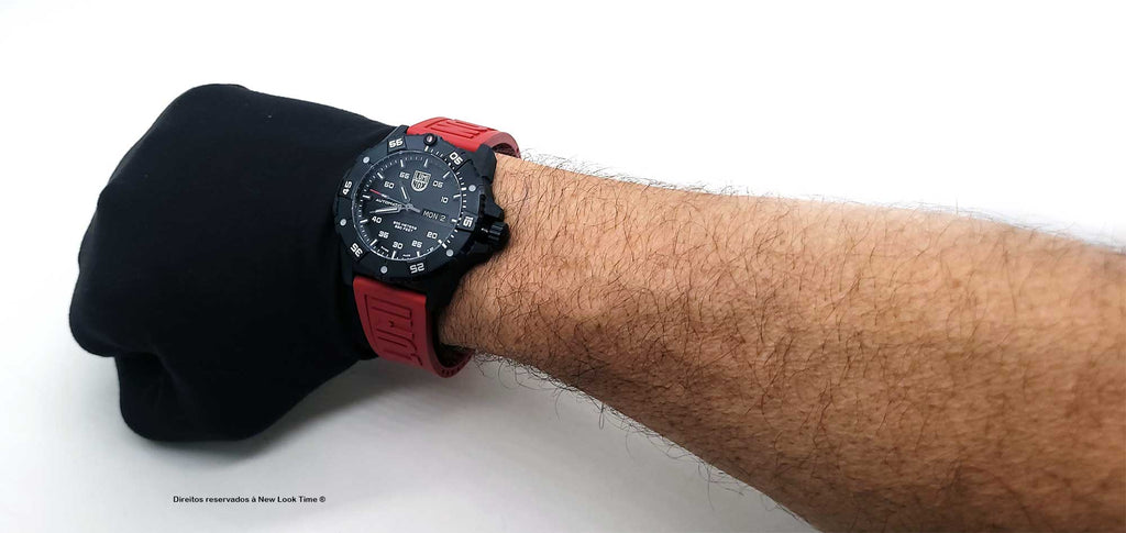 RELÓGIO LUMINOX AUTOMÁTICO MASTER CARBON SEAL 3875 *Safira *45 MM *Swiss Made
