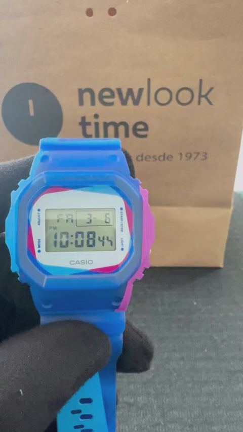 Relógio Casio G-SHOCK Digital Series DWE-5600PR-2DR *Kit de Caixa e Pulseira